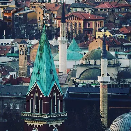 Manel, Mandrina 13 Daire Saraybosna